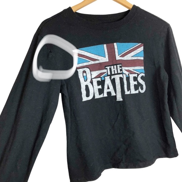 Beatles Cropped Flag Graphic Long Sleeve Band Tee - Picture 8 of 15